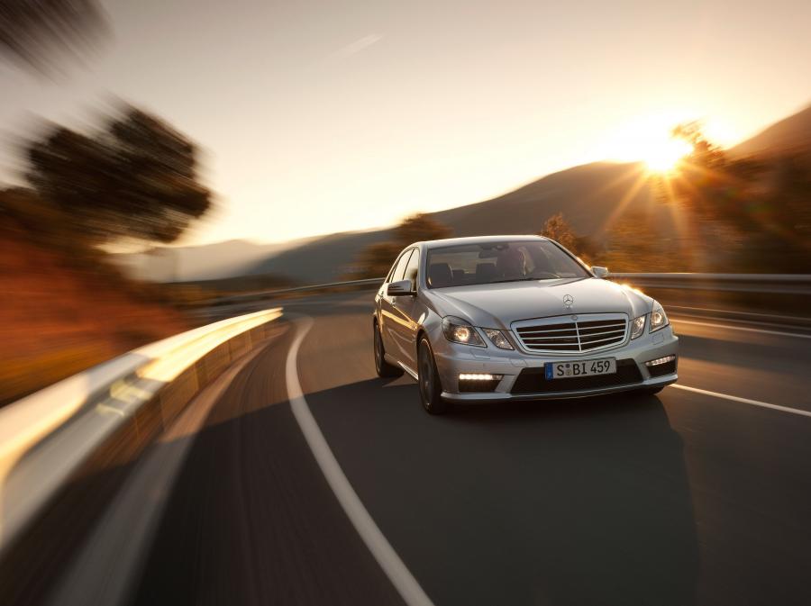  Mercedes-Benz E63 AMG 2010 года  (фото 6 из 57)